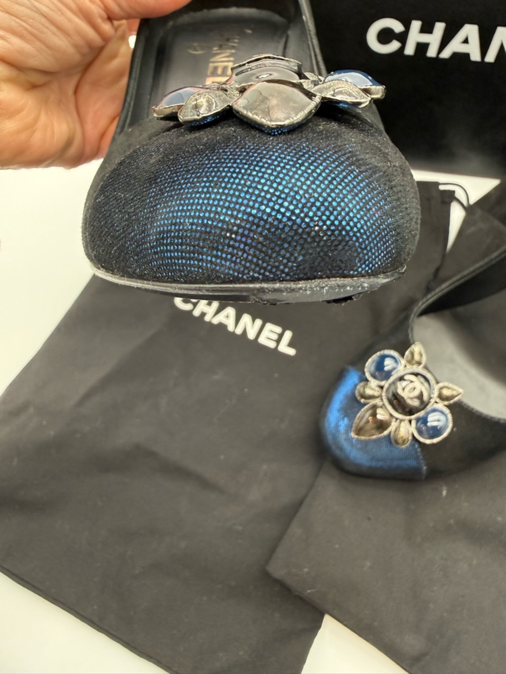 Chanel 11A Black Iridescent Cap Toe CC Pump Heels Size 39.5 w/ Box - Picture 6 of 14